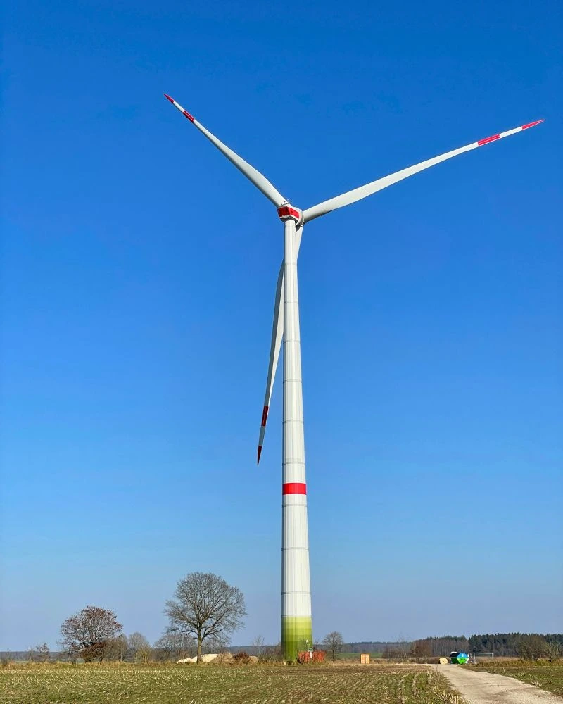 Windpark Iselbek – Panorama der Anlagen im Grünen